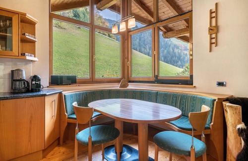 Laion Apartment | Holiday Apartment "Ritschhof Fichte" with Mountain View, Private Terrace & Wi-Fi
