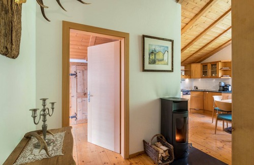 Laion Apartment | Holiday Apartment "Ritschhof Fichte" with Mountain View, Private Terrace & Wi-Fi