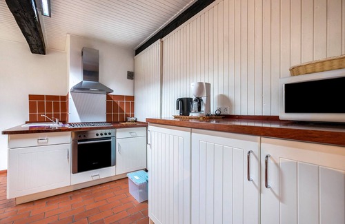 Rodenas Apartment | Holiday Apartment 'Rosenwohnung' with Shared Garden and Wi-Fi