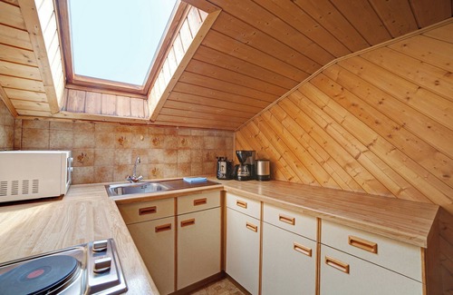 Caines Apartment | Holiday Apartment 'Sankt Corbinian 8' with Mountain View, Balcony and Shared Garden
