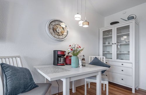 Region Hannover District Apartment | Holiday Apartment 'Skipper' with Balcony and Wi-Fi