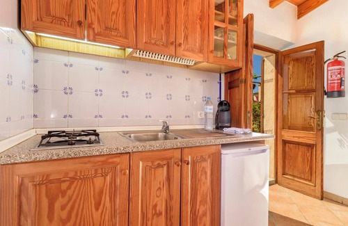 Calvia Apartment | Holiday Apartment Son Malero with Shared Pool & Wi-Fi