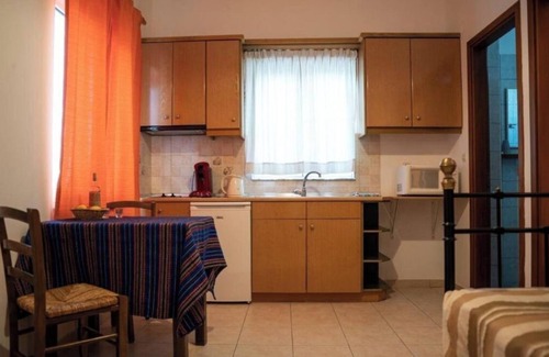 Mirtos Apartment | Holiday Apartment "Standard Studio" with Sea View, 2 Shared Terraces & Wi-Fi