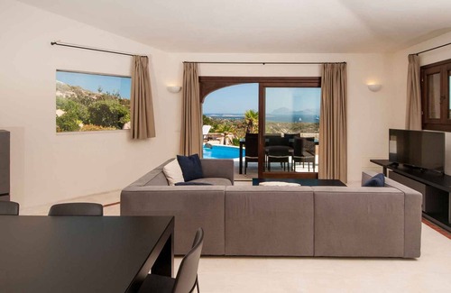 Abbiadori Apartment | Holiday apartment with air conditioning, pool and sea view