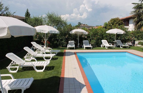 Lazise Apartment | Holiday apartment with an outdoor pool and WiFi
