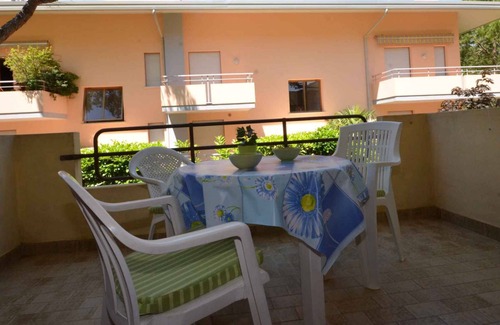 Lignano Pineta Apartment | Holiday apartment with balcony and air conditioning