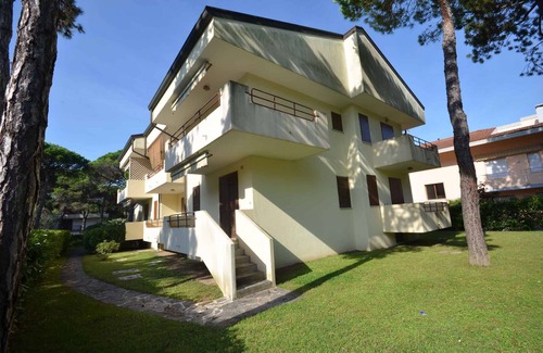Lignano Pineta Apartment | Holiday apartment with balcony and air conditioning