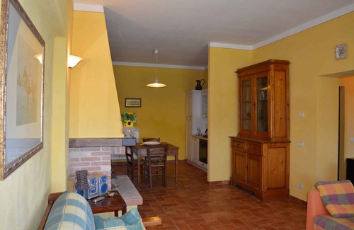 Asciano Apartment | Holiday apartment with pool and view of the valley