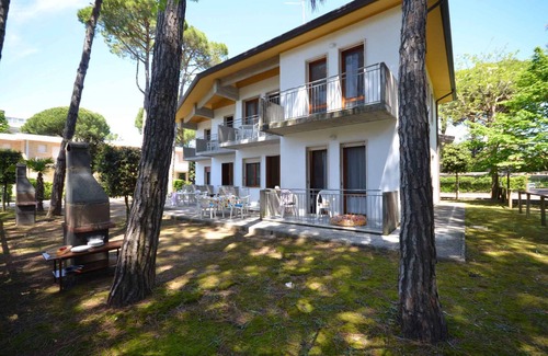 Bibione Pineda Apartment | Holiday apartment with balcony and air conditioning