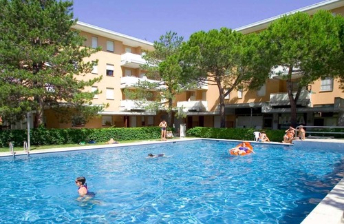 Bibione Apartment | Holiday apartment with balcony and air conditioning