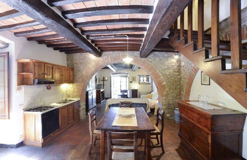 San Pietro a Cegliolo Apartment | Holiday apartment with outdoor pool and WiFi