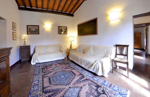 San Pietro a Cegliolo Apartment | Holiday apartment with outdoor pool and WiFi