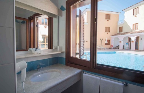 Sos Alinos Apartment | Holiday apartment with pool and air conditioning