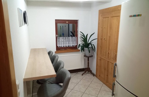 Sebnitz Apartment | Holiday Apartment "Zum Sebnitzer Hirsch" with Shared Terraces & Wi-Fi