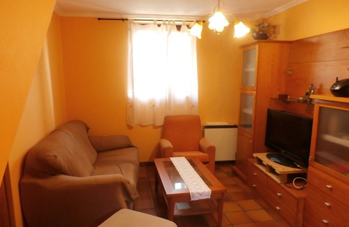 Boiro House | Holiday cottage, is rented complete, near the beach and the mountains.