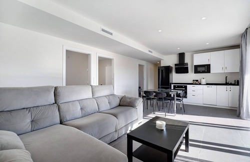 Chiclana de la Frontera House | Holiday Home 'Villa Kalma' with Private Pool, Private Terrace and Wi-Fi