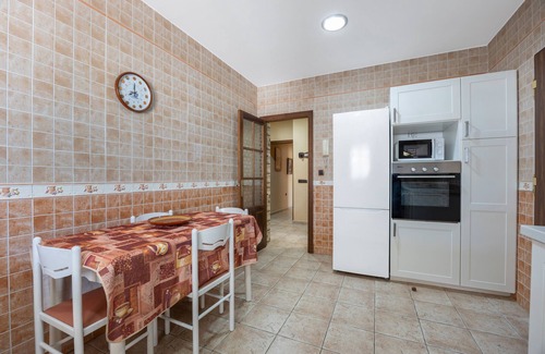 Chiclana de la Frontera House | Holiday Home 'Echizzo' with Private Pool, Wi-Fi and Air Conditioning