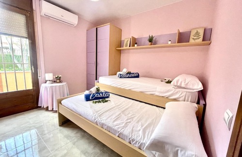 L'Hospitalet de l'Infant House | Holiday house Hospitalet del Infante for 1 - 8 persons with 5 bedrooms - Holiday home