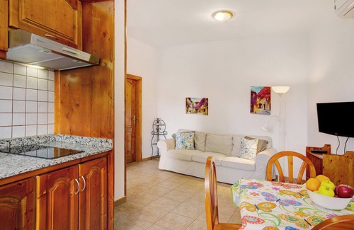 Santa Lucia House | Holiday Home 'Cottage Santa Lucía 2' with Mountain View, Balconies & Wi-Fi