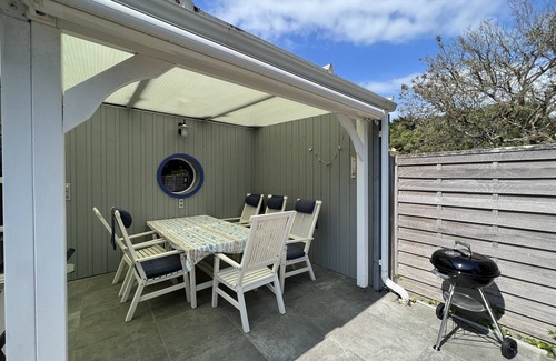 Saint-Trojan-les-Bains House | Holiday Home 'Location Chemin De Lannelongue' with Private Terrace and Private Garden