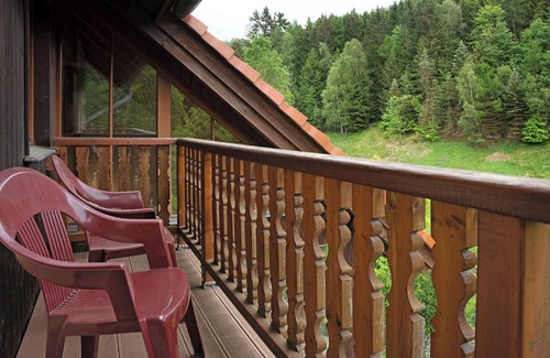 Luckendorf House | Holiday Home 'zum Zaunkönig' with Private Terrace, Private Garden and Wi-Fi