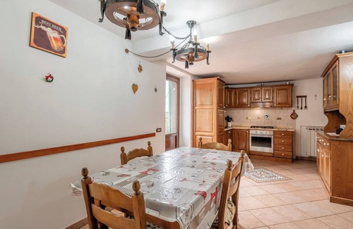 San Marcello Piteglio House | Holiday Home 'Africo Con Vista' with Mountain View, Private Garden and Balcony