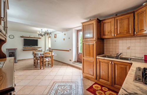 San Marcello Piteglio House | Holiday Home 'Africo Con Vista' with Mountain View, Private Garden and Balcony