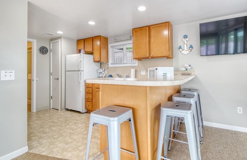 Saugatuck Resort | Holiday Hill Resort "The Penthouse" Unit 700