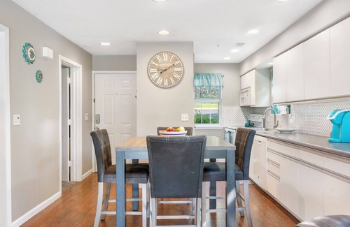 Branson Condo | Holiday Hills Getaway | Branson | Golf Resort | Outdoor pools