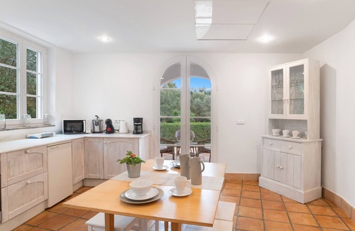 Benalup-Casas Vieja House | Holiday Home 'Birdie' with Private Pool, Wi-Fi and Air Conditioning