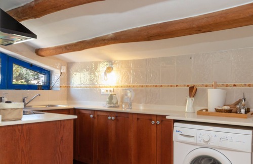 Santa Cristina de Aro Apartment | Holiday Home 'Mas Tinus - Laurel' with Mountain View and Wi-Fi