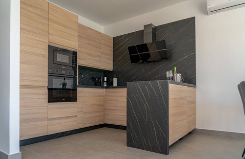 San Ambrosio House | Holiday Home 'Miramar' with Mountain View, Wi-Fi and Air Conditioning