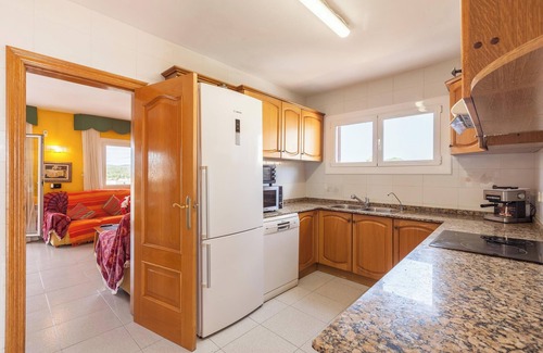 Vilanova I la Geltru House | Holiday Home 'Villa Lilia' with Sea View, Private Pool and Wi-Fi