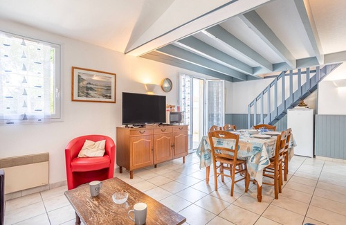 Saint-Denis-d'Oleron House | Holiday Home 'Maison De Vacances Avec Jardin' with Private Terrace and Private Garden