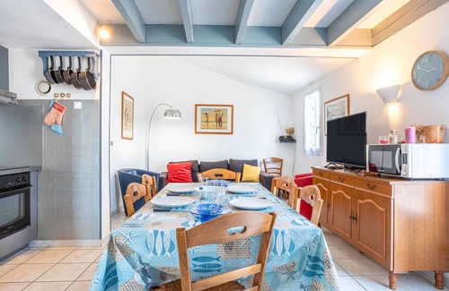 Saint-Denis-d'Oleron House | Holiday Home 'Maison De Vacances Avec Jardin' with Private Terrace and Private Garden