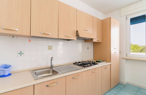 Marina di Mancaversa House | Holiday Home 'La Perla - Zaffiro' with Balcony and Air Conditioning