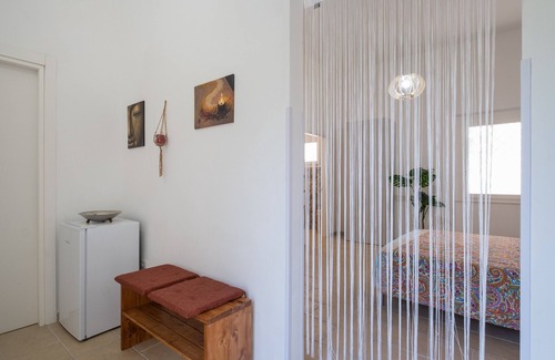 San Cesario di Lecce Apartment | Holiday Home 'Levante' with Shared Terrace, Wi-Fi and Air Conditioning