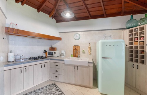 San Andres y Sauces House | Holiday Home 'El Bebedero De Los Sauces' with Sea View, Private Pool and Wi-Fi