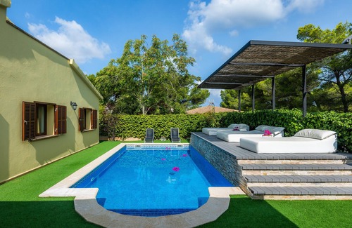 Son Serra de Marina House | Holiday Home 'Villa Tauler' with Private Pool, Wi-Fi and Air Conditioning