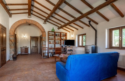 Magliano in Toscana House | Holiday Home 'Al Poggio' with Shared Pool and Shared Garden