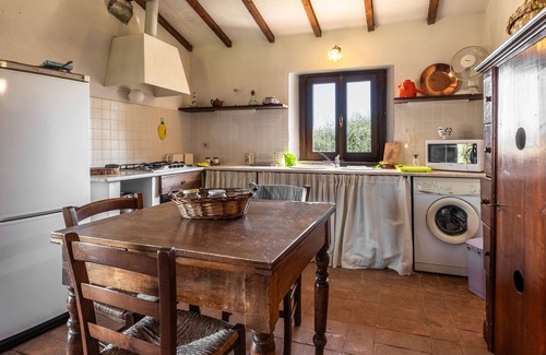 Magliano in Toscana House | Holiday Home 'Al Poggio' with Shared Pool and Shared Garden