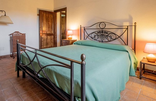 Magliano in Toscana House | Holiday Home 'Al Poggio' with Shared Pool and Shared Garden