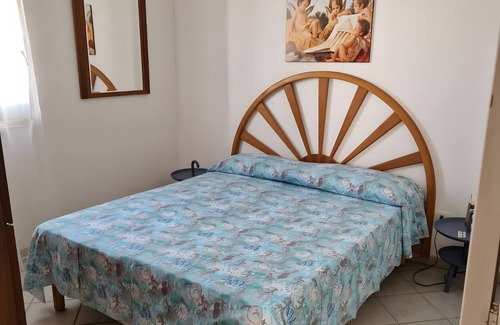 Santa Maria di Leuca House | Holiday Home 'Ruggeri 1' with Private Terrace and Air Conditioning