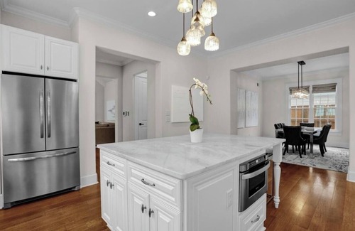 University District House | Holiday Home-15 mins. to downtown Memphis- Luxury