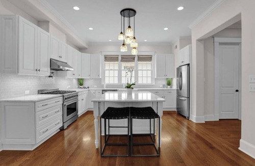 University District House | Holiday Home-15 mins. to downtown Memphis- Luxury