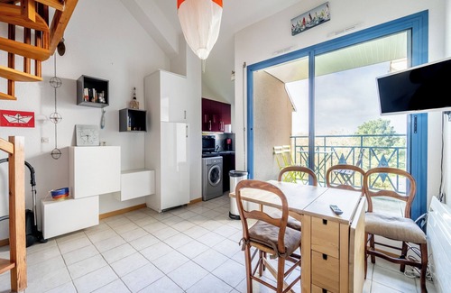 Pornic Apartment | Holiday Home 'A7' with Balcony