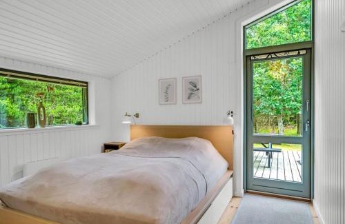 Bratten Strand House | Holiday Home Aleida - 400m from the sea by Interhome