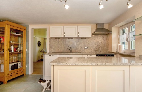 Altusried House | Holiday Home 'Allgäuperle Mit Hauskater Moritz' with Private Terrace, Private Garden and Wi-Fi