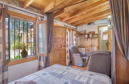 Ronda House | Holiday Home “Alojamiento Rural La Pila” with Mountain View, Wi-Fi