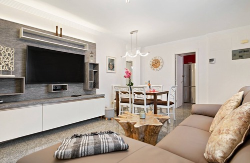 Bahia Calma House | Holiday Home 'Alsen' with Private Terrace, Private Garden and Wi-Fi